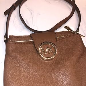 MICHAEL KORS BROWN LEATHER PURSE